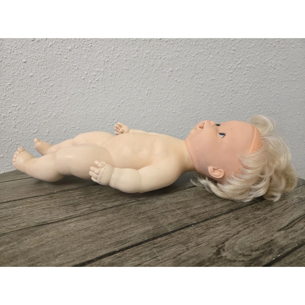 Vintage 1973 Kenner Original Baby Alive 16" Vinyl Doll Blue Eyes NOT WORKING - Picture 2 of 15